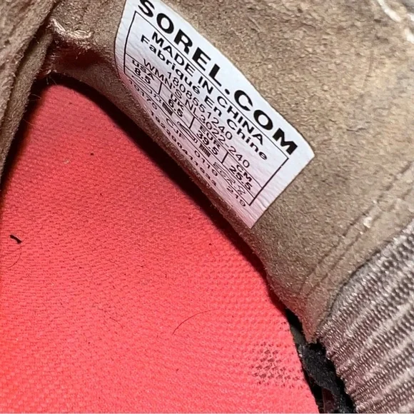 Sorel Joan of Arctic II Chelsea Booties. 8.5 - Picture 7 of 7